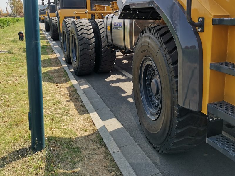 Mining & construction — rigid and articulated dump trucks, wheel loaders